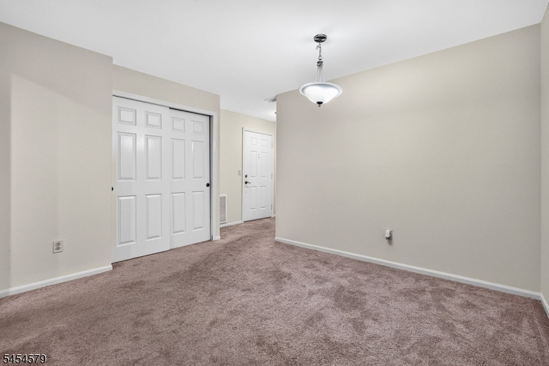 92 Jamestown Road Bernards, NJ 07920 - Photo 4 of 30 Gallery Image 4