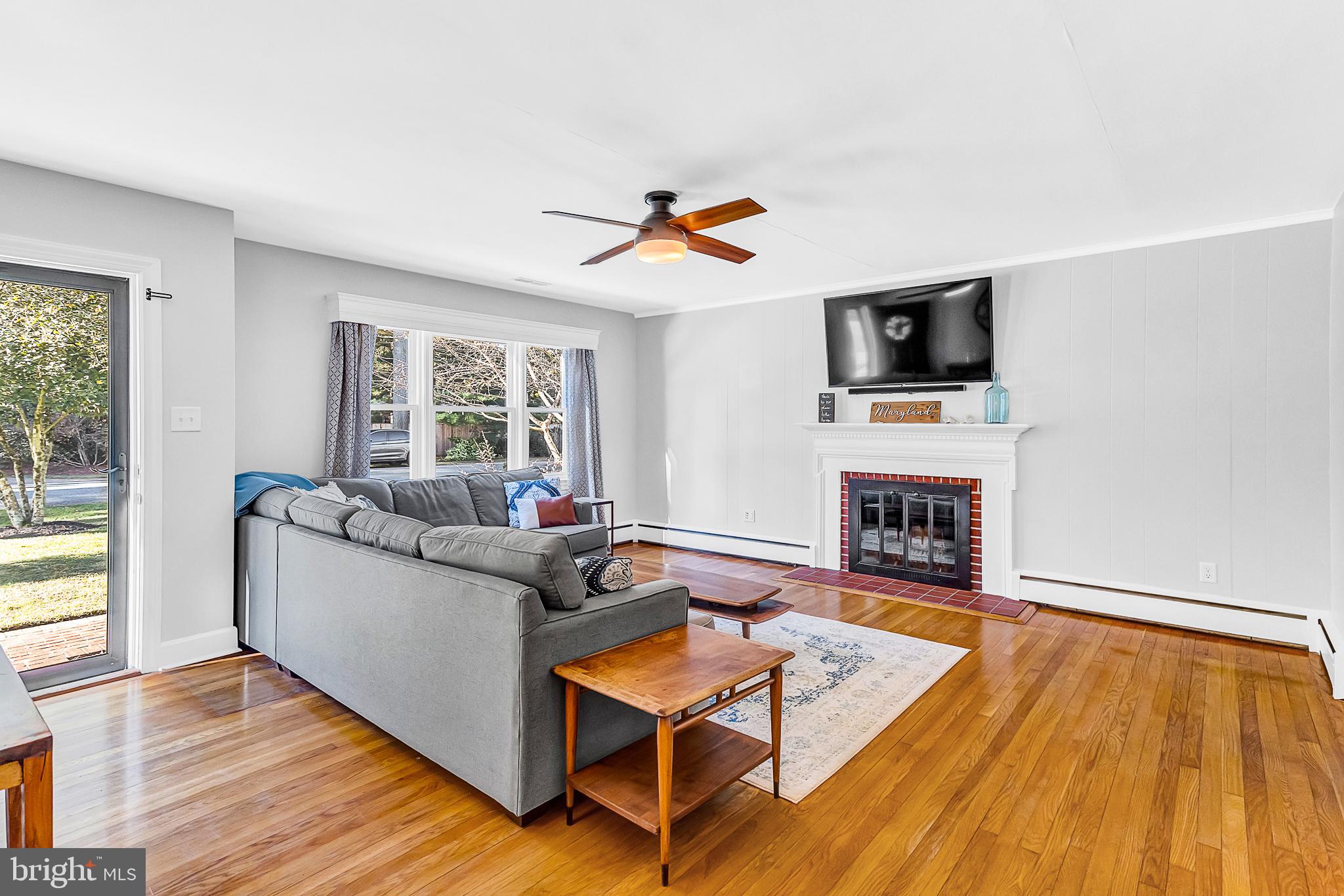 421 Pine Bluff Road Salisbury, MD 21801 - Photo 6 of 40 Beautiful wood floors throughout