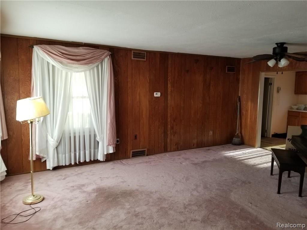 4231 Hannan Road Wayne, MI 48184 - Photo 14 of 21