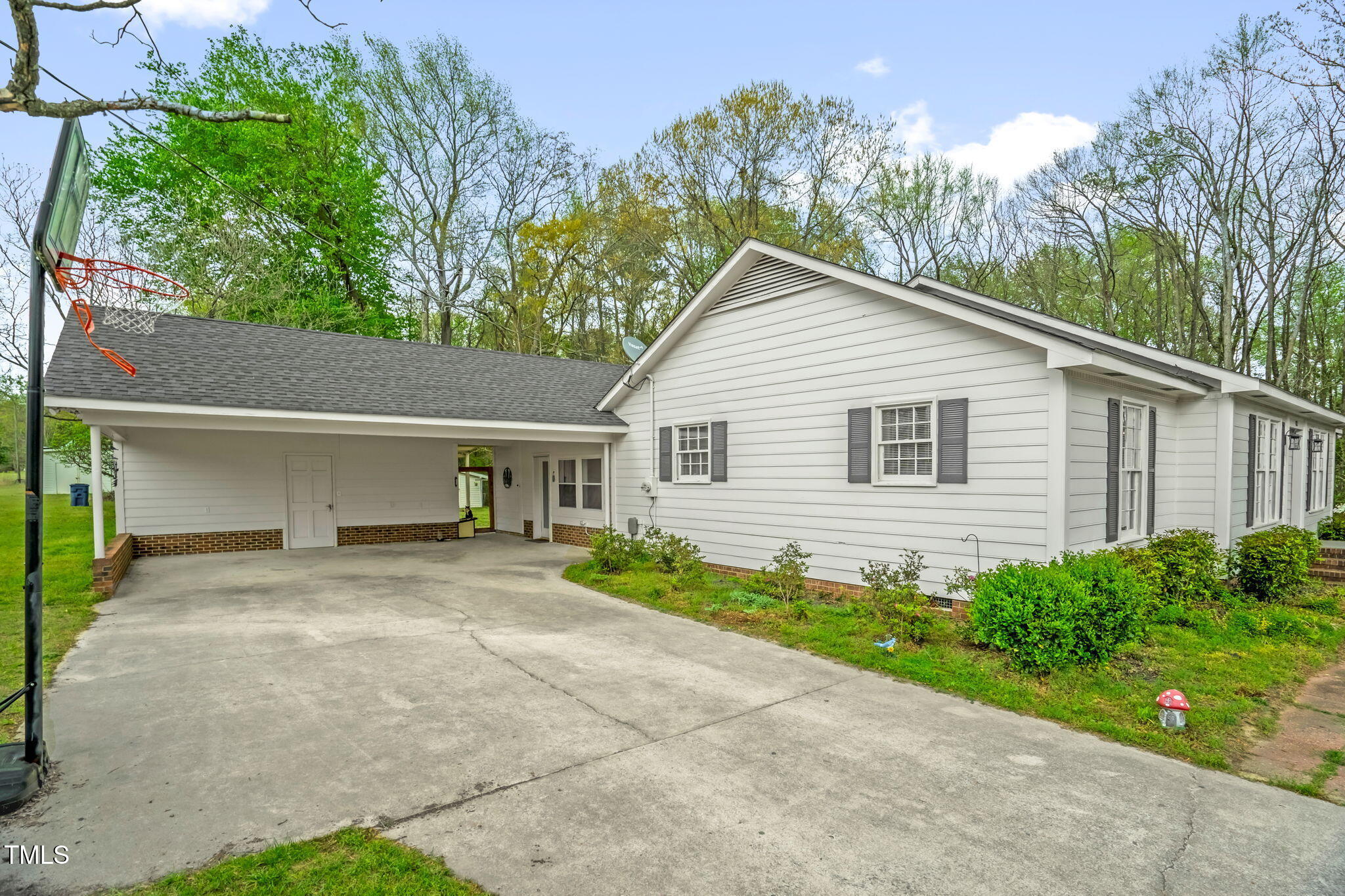 1022 Glover Road Dunn, NC 28334 - Photo 5 of 31 5-web-or-mls-1022 Clover Rd-5