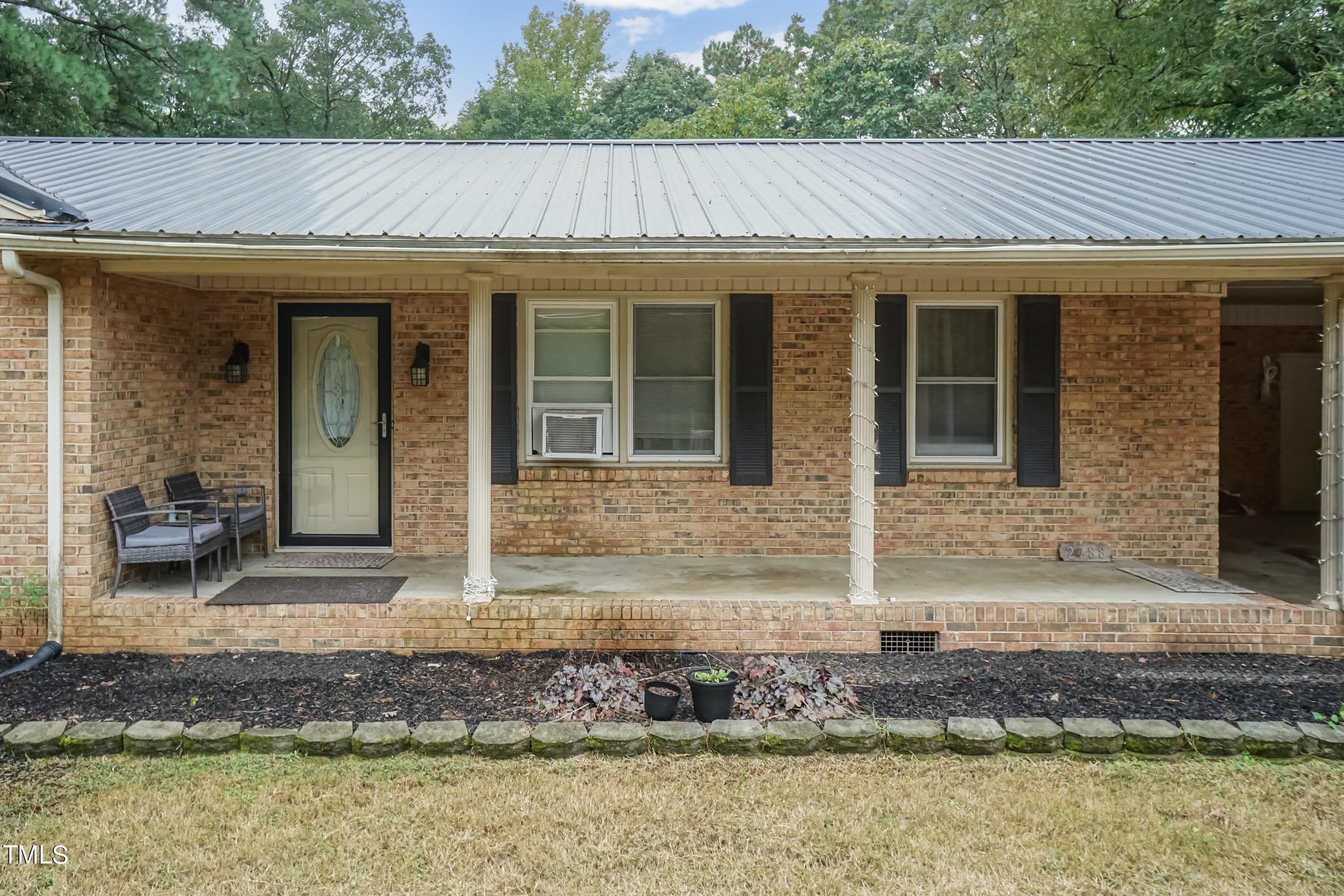 2788 Vicksboro Road Henderson, NC 27537 - Photo 6 of 33 Porch 01