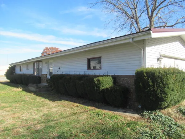 $110,250 | 106 West Lincoln Avenue, Ogden, IL 61859
