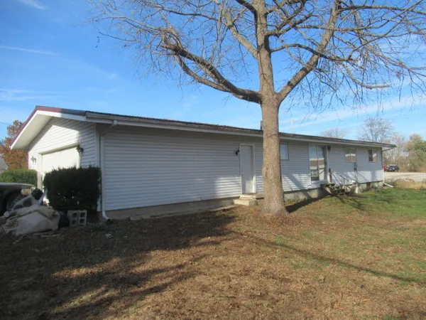 $110,250 | 106 West Lincoln Avenue, Ogden, IL 61859