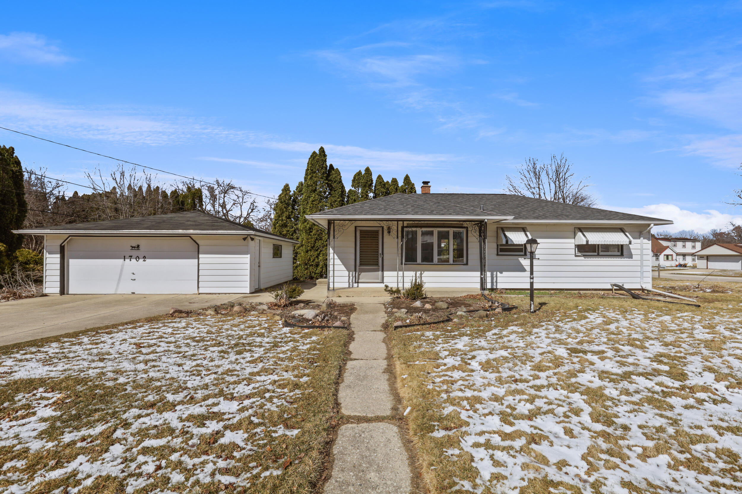 1702 Marion Avenue South Milwaukee, WI 53172 - Photo 1 of 25 photo mar 17 2025, 1 50 50 am
