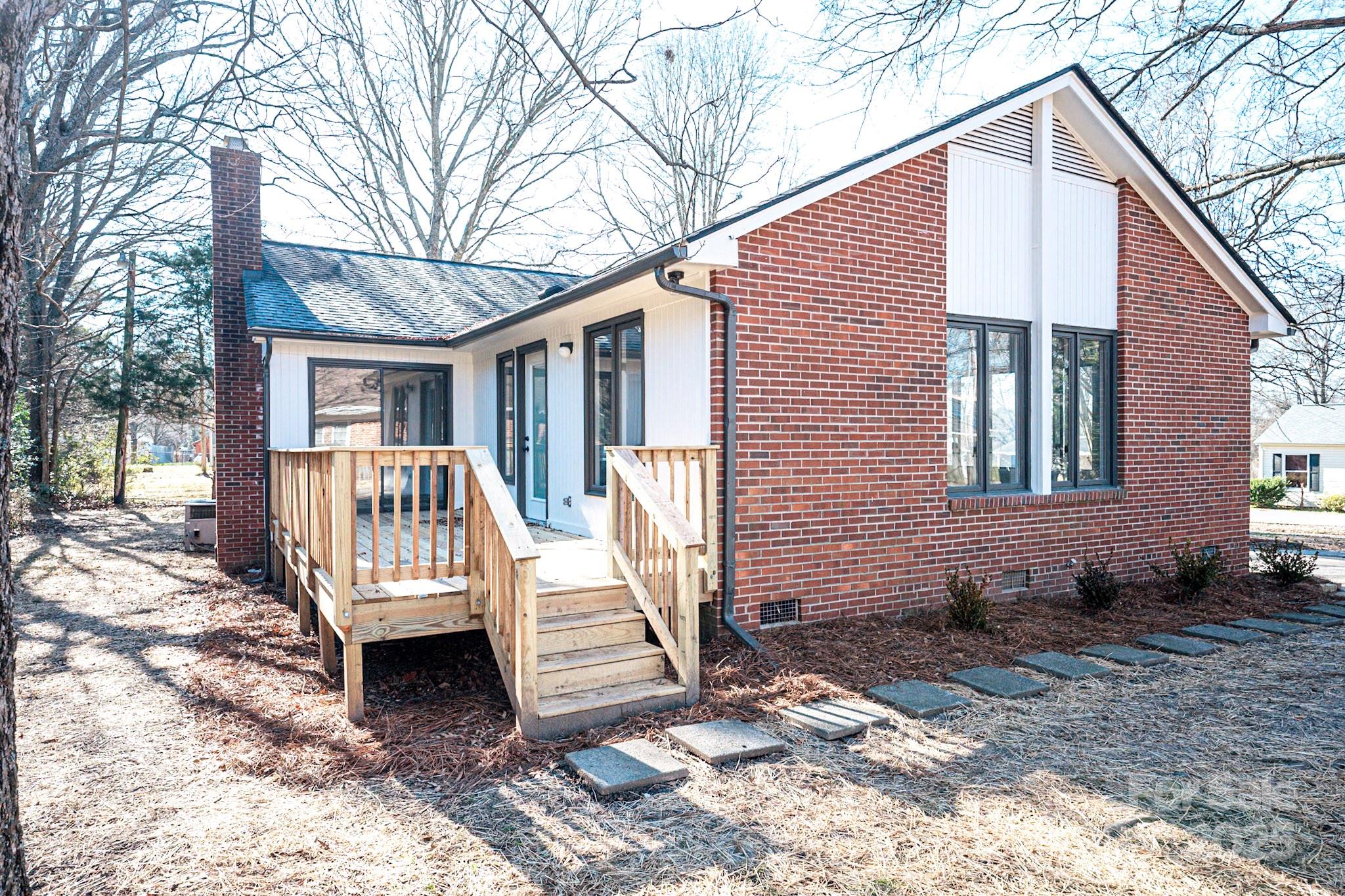 318 South Rhyne Street Dallas, NC 28034 - Photo 8 of 33 Gallery Image 8