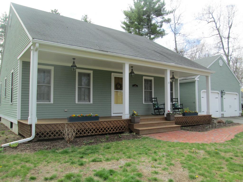 10 Rhodora Drive Amherst, NH 03031 - Photo 1 of 18