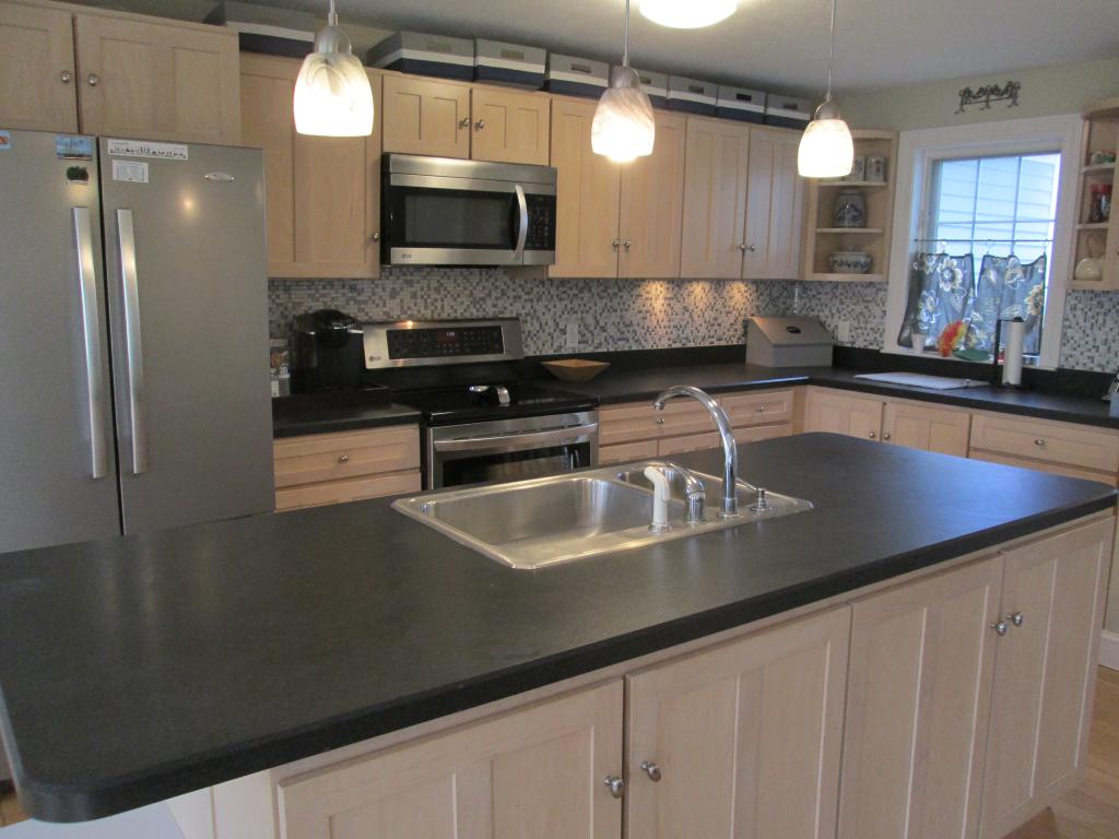 10 Rhodora Drive Amherst, NH 03031 - Photo 10 of 18