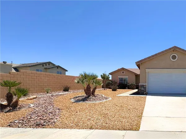 $2,600 | 13085 Camden Lane, Victorville, CA 92392