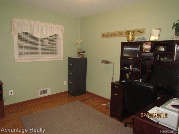 35412 Rutherford Street Clinton Township, MI 48035 - Photo 7 of 15 Bedroom 2.JPG