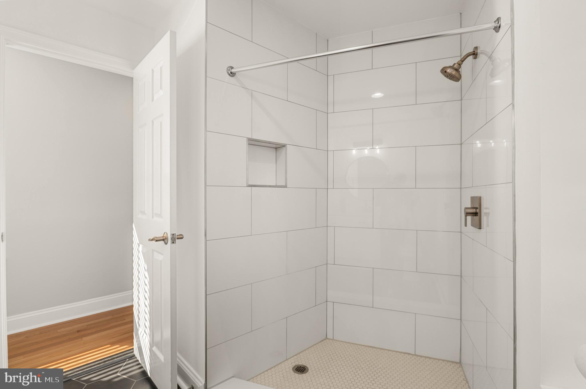 150 Rhode Island Avenue Northwest, Unit 103 Washington, DC 20001 - Photo 20 of 36 Hall Bath with shower