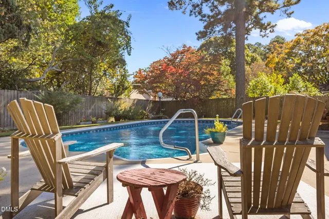a view of house with a garden