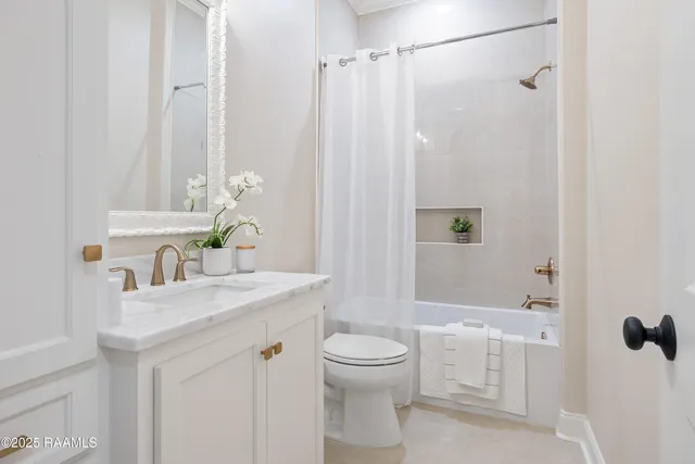 $499,900 | 302 Alexander Palm Avenue, Youngsville, LA 70592