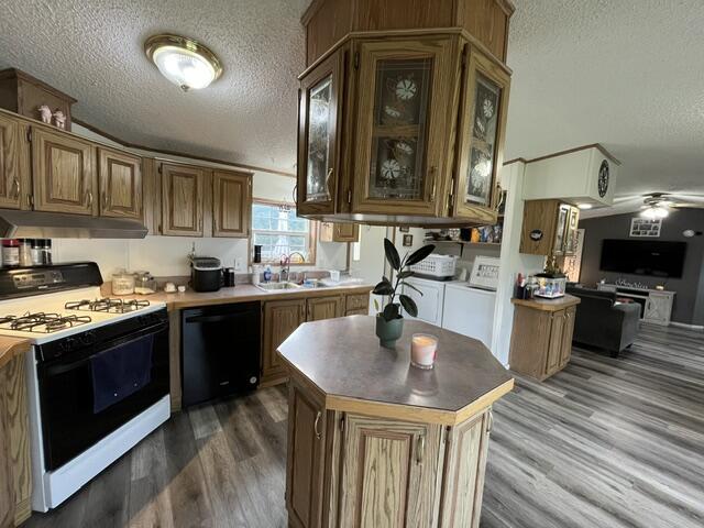 7136 Tannery Road, Unit 19 Two Rivers, WI 54241 - Photo 12 of 21 Kitchen
