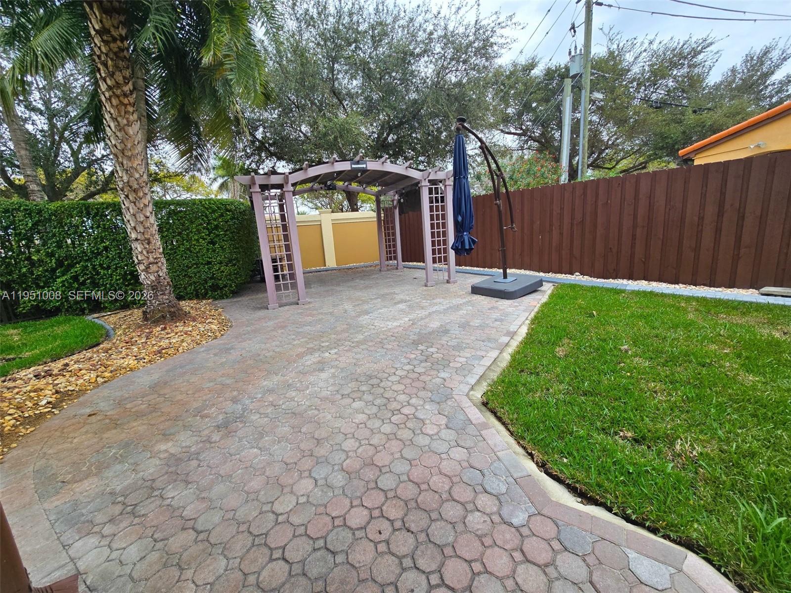 15281 Southwest 26th Terrace Miami, FL 33185 - Photo 35 of 40