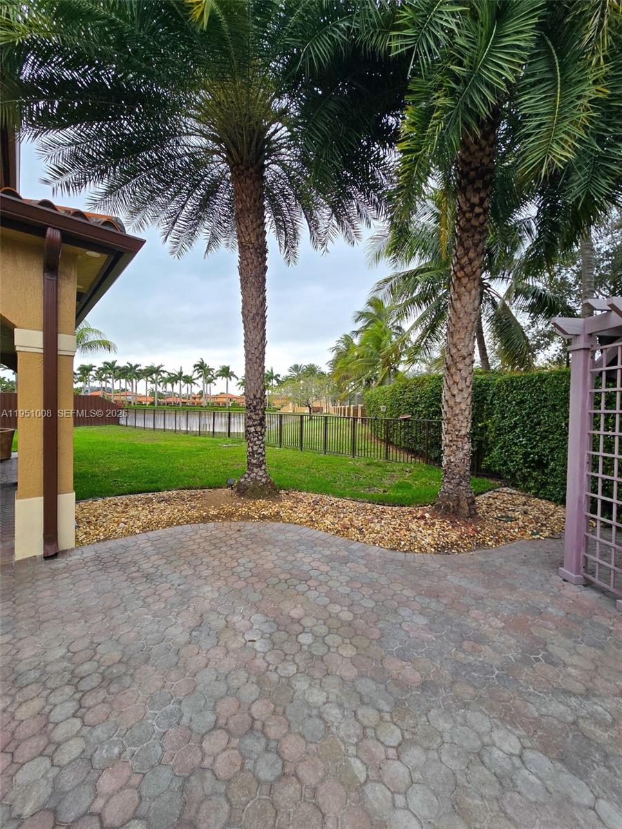 15281 Southwest 26th Terrace Miami, FL 33185 - Photo 38 of 40