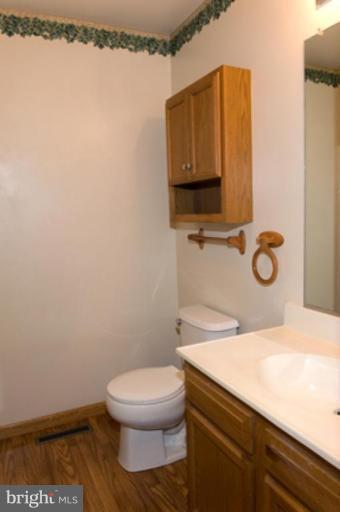 208 Woodrow Road Winchester, VA 22602 - Photo 9 of 10 Bath #2