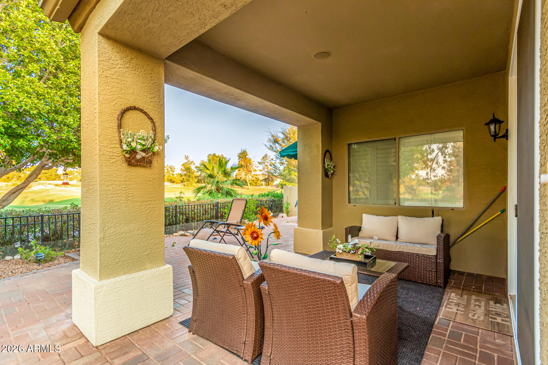 3341 East Fremont Road Phoenix, AZ 85042 - Photo 35 of 40 a living room with furniture and a window
