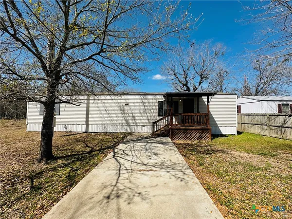 $165,000 | 309 Cottonwood Avenue, Luling, TX 78648