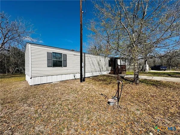 $165,000 | 309 Cottonwood Avenue, Luling, TX 78648