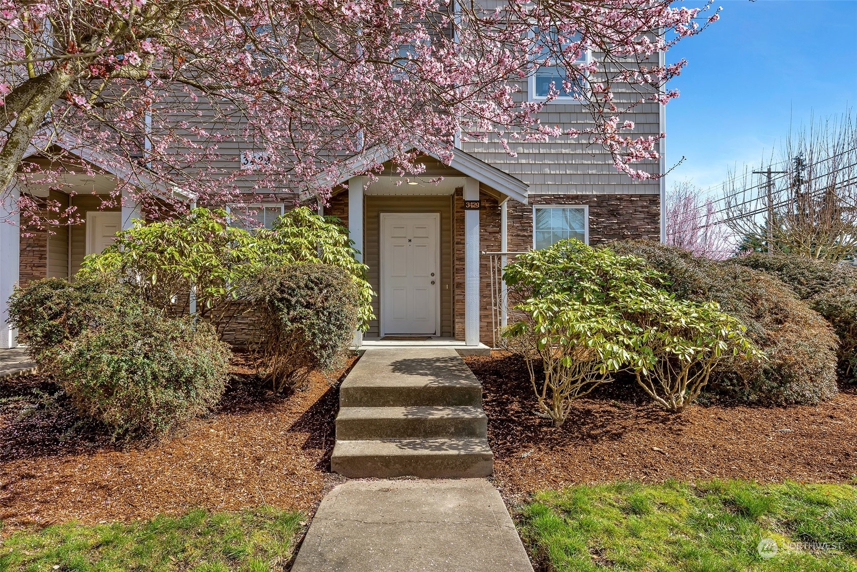 3429 Wetmore Avenue Everett, WA 98201 - Photo 13 of 19 a front view of a house