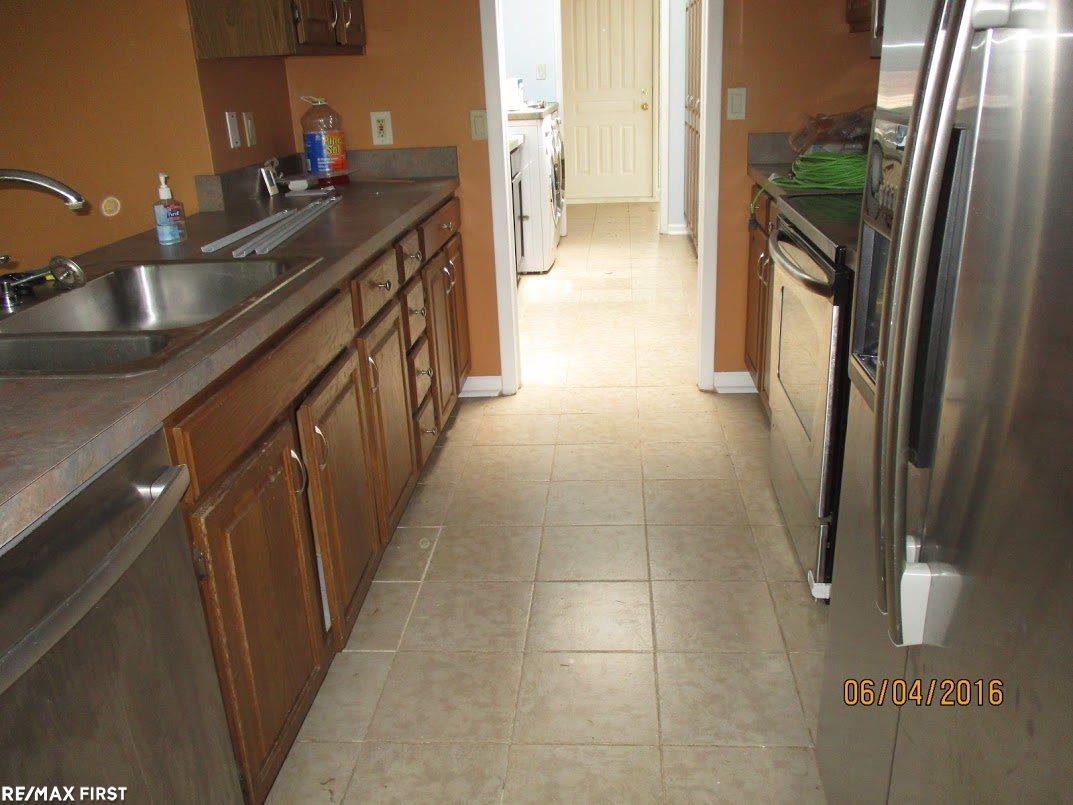 25809 Farmington Road Farmington Hills, MI 48335 - Photo 30 of 32
