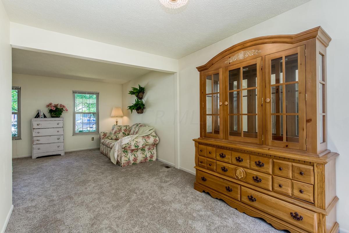 1731 Rushing Way Columbus, OH 43235 - Photo 6 of 27 Gallery Image 6