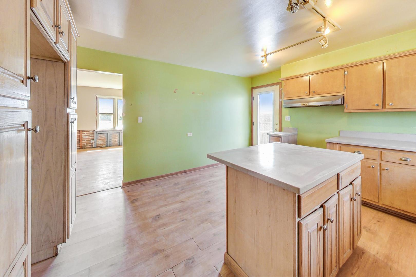 1S526 Nimitz Road Oakbrook Terrace, IL 60181 - Photo 13 of 43