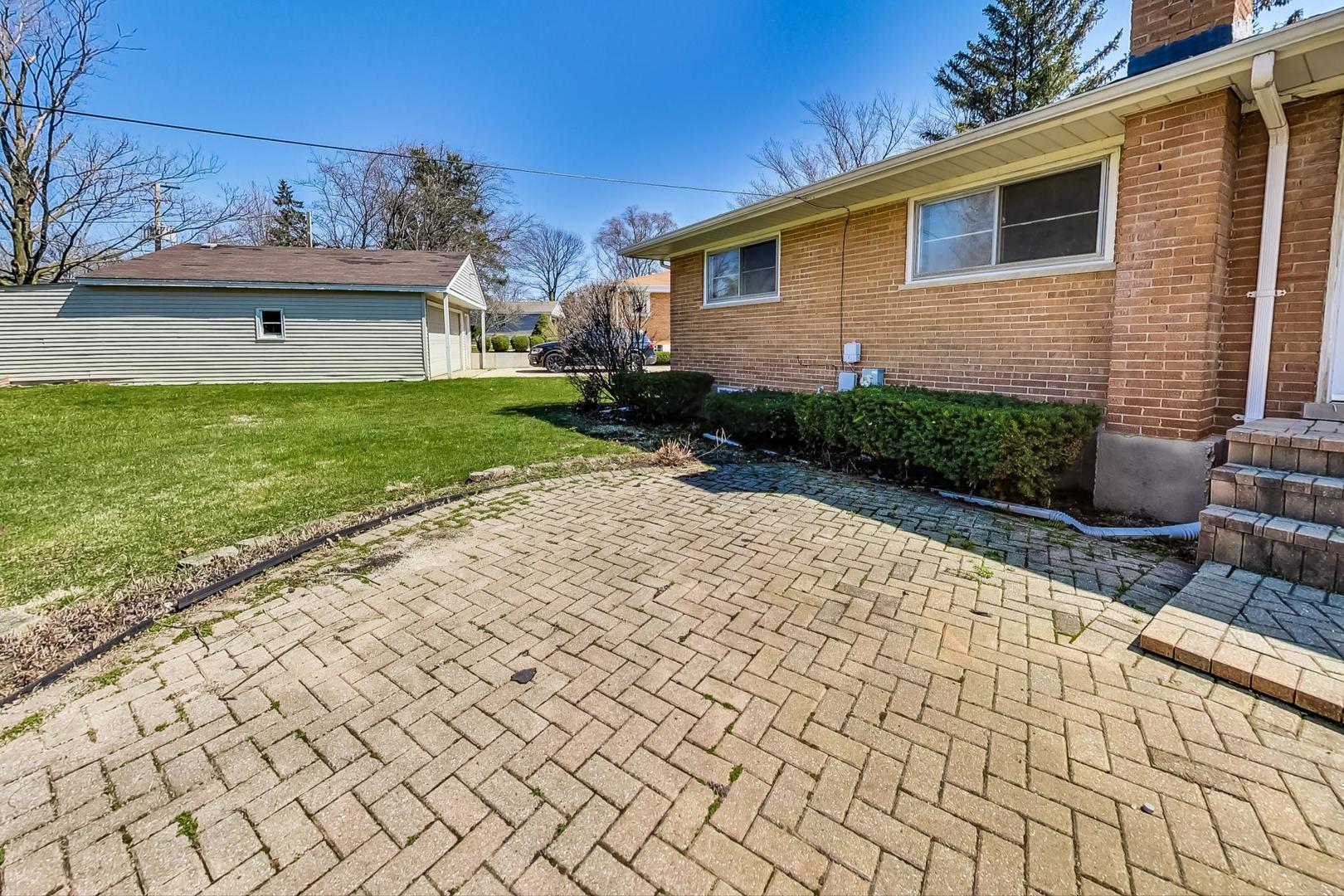 1S526 Nimitz Road Oakbrook Terrace, IL 60181 - Photo 33 of 43