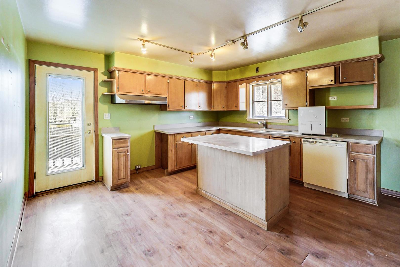 1S526 Nimitz Road Oakbrook Terrace, IL 60181 - Photo 10 of 43