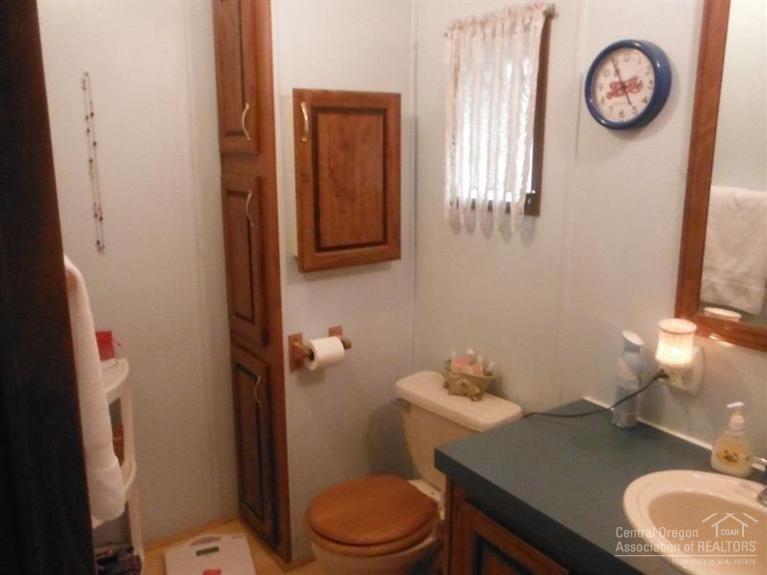 249 Kaehn Road Crescent, OR 97733 - Photo 6 of 25 Master has a full bath