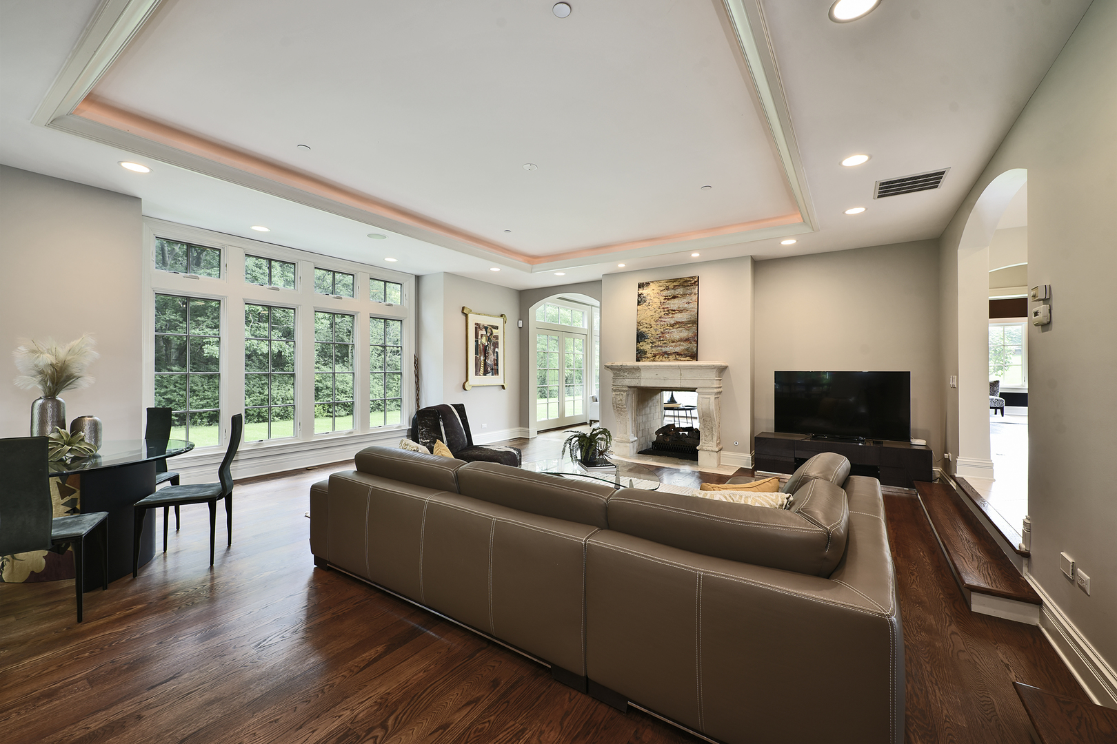 223 North Highland Road Inverness, IL 60067 - Photo 6 of 35 Gallery Image 6