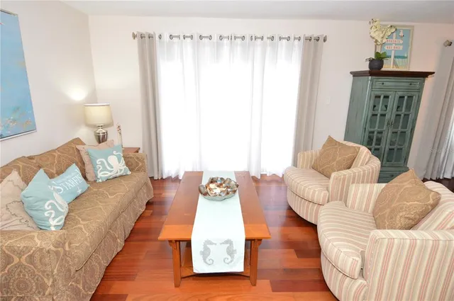 $2,500 | 213 Sea Horse Drive Southeast, Unit B(FURNISHED), St. Petersburg, FL 33705