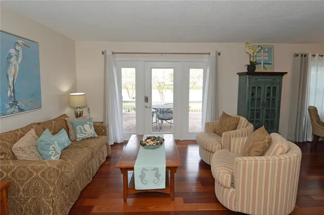 $2,500 | 213 Sea Horse Drive Southeast, Unit B(FURNISHED), St. Petersburg, FL 33705