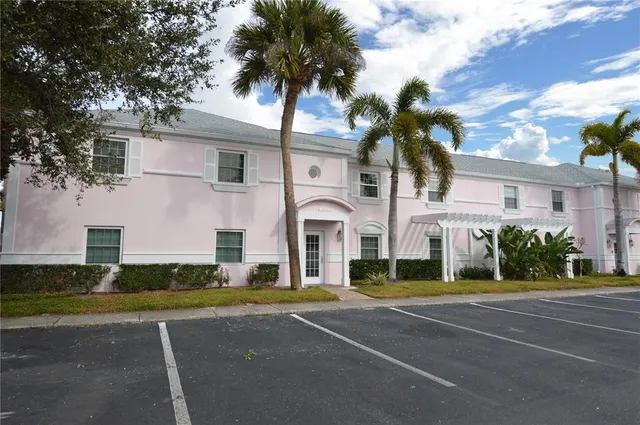 $2,500 | 213 Sea Horse Drive Southeast, Unit B(FURNISHED), St. Petersburg, FL 33705
