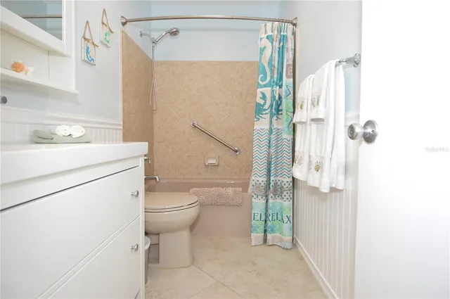 $2,500 | 213 Sea Horse Drive Southeast, Unit B(FURNISHED), St. Petersburg, FL 33705