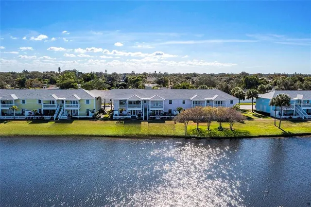 $2,500 | 213 Sea Horse Drive Southeast, Unit B(FURNISHED), St. Petersburg, FL 33705