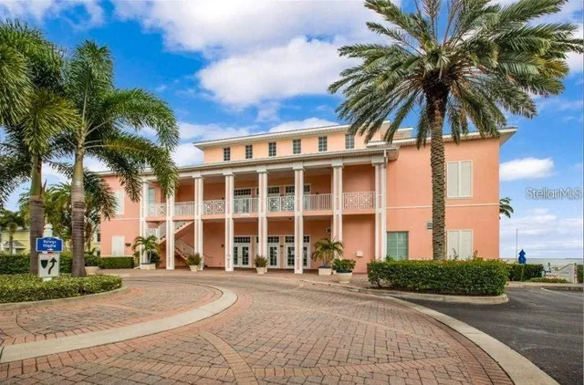 $2,500 | 213 Sea Horse Drive Southeast, Unit B(FURNISHED), St. Petersburg, FL 33705