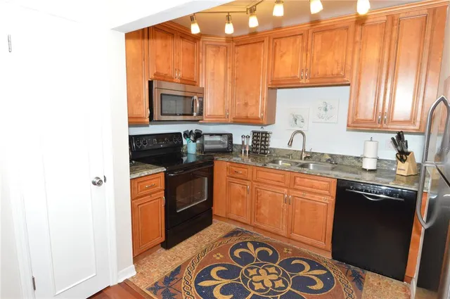 $2,500 | 213 Sea Horse Drive Southeast, Unit B(FURNISHED), St. Petersburg, FL 33705