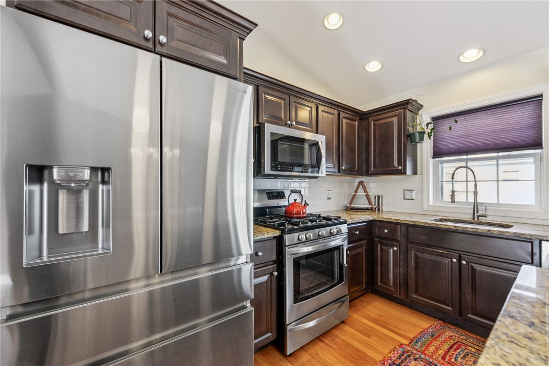 55 Dixie Avenue Warwick, RI 02889 - Photo 12 of 25