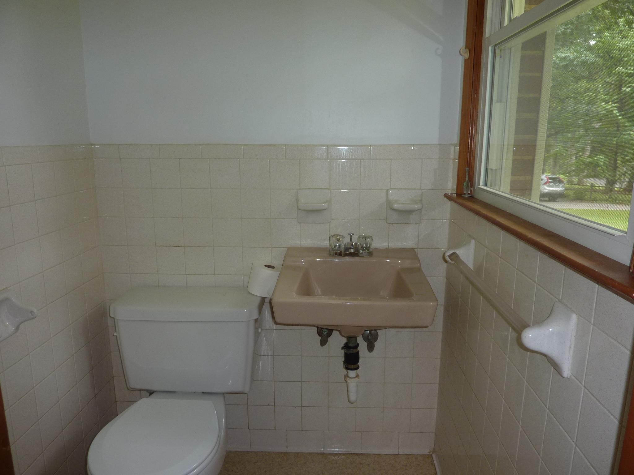 767 Givens Tyler Road Salem, VA 24153 - Photo 11 of 17 Half Bath