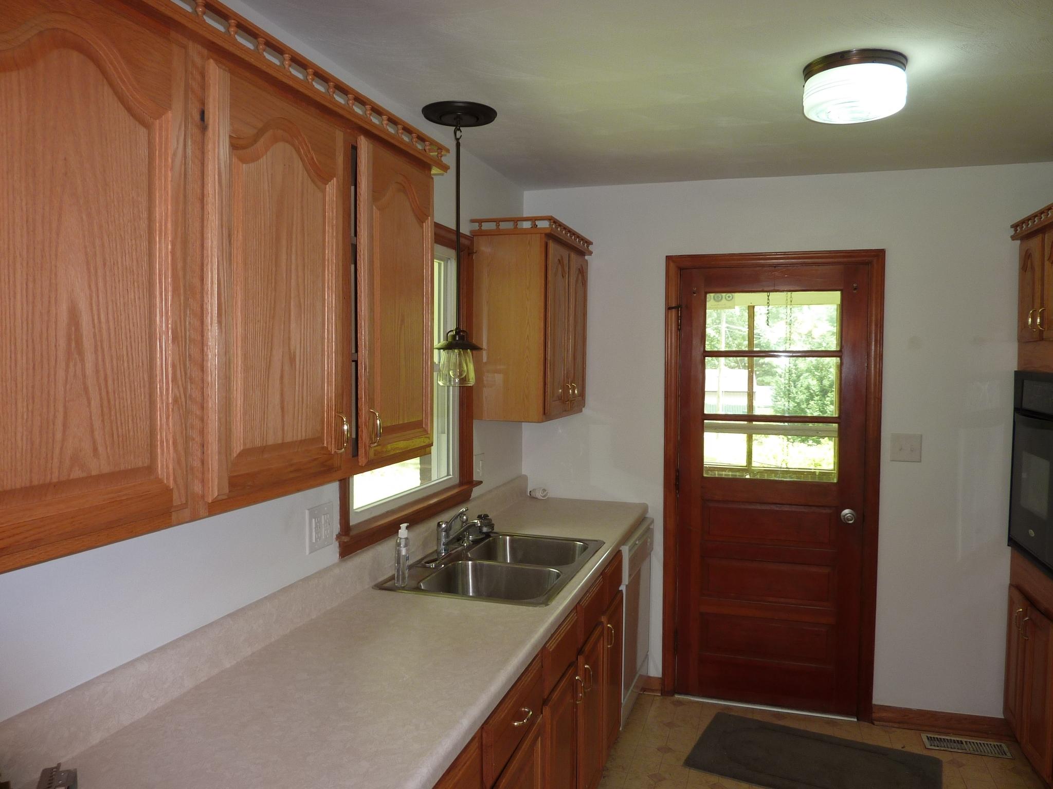 767 Givens Tyler Road Salem, VA 24153 - Photo 5 of 17 Kitchen