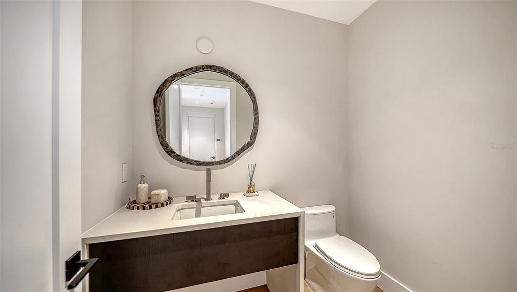 253 Golden Gate Point, Unit 701 Sarasota, FL 34236 - Photo 23 of 39