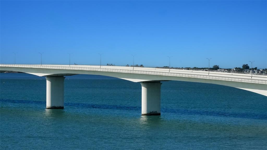 253 Golden Gate Point, Unit 701 Sarasota, FL 34236 - Photo 26 of 39