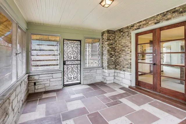 $550,000 | 1115 North Ridgeland Avenue, Oak Park, IL 60302