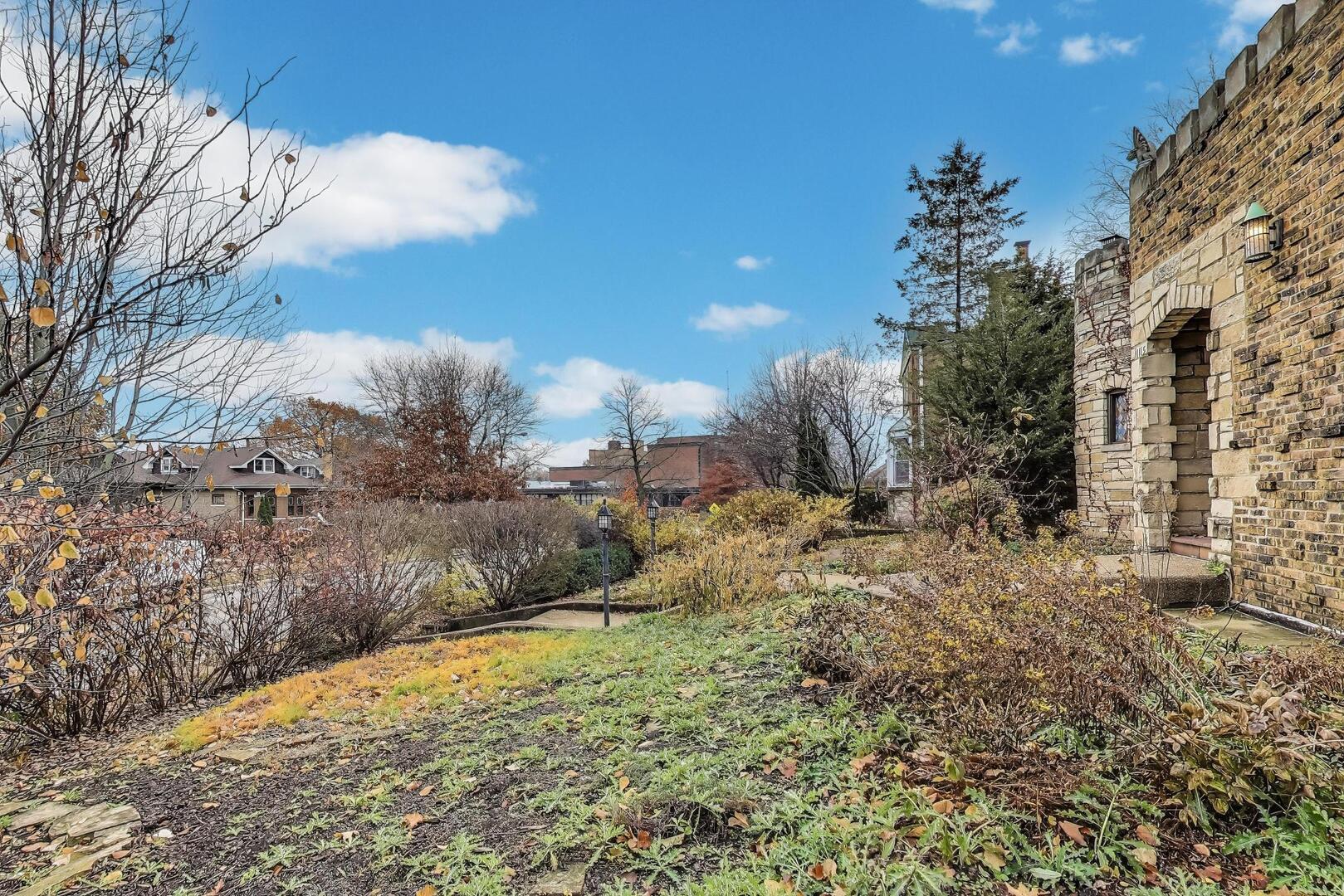 1115 North Ridgeland Avenue Oak Park, IL 60302 - Photo 2 of 40 a view of a yard