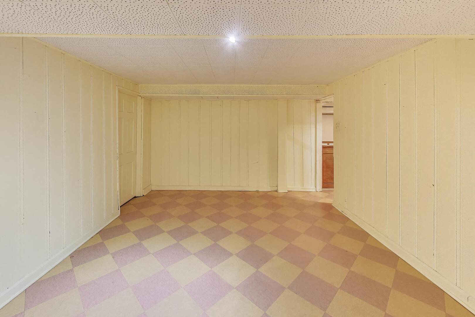 1115 North Ridgeland Avenue Oak Park, IL 60302 - Photo 27 of 40 a view of an empty room