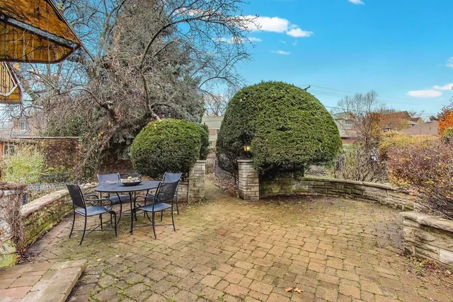 $550,000 | 1115 North Ridgeland Avenue, Oak Park, IL 60302