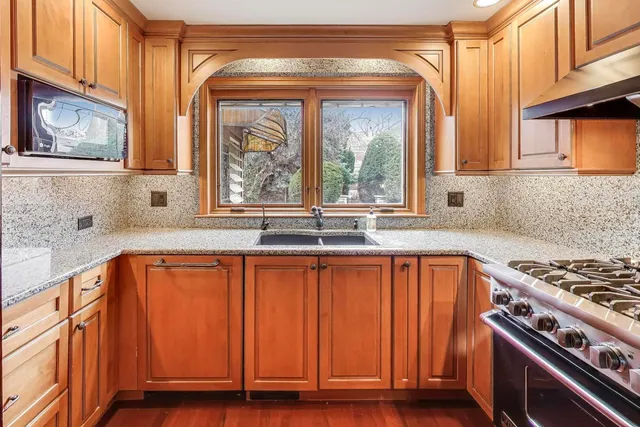 $550,000 | 1115 North Ridgeland Avenue, Oak Park, IL 60302