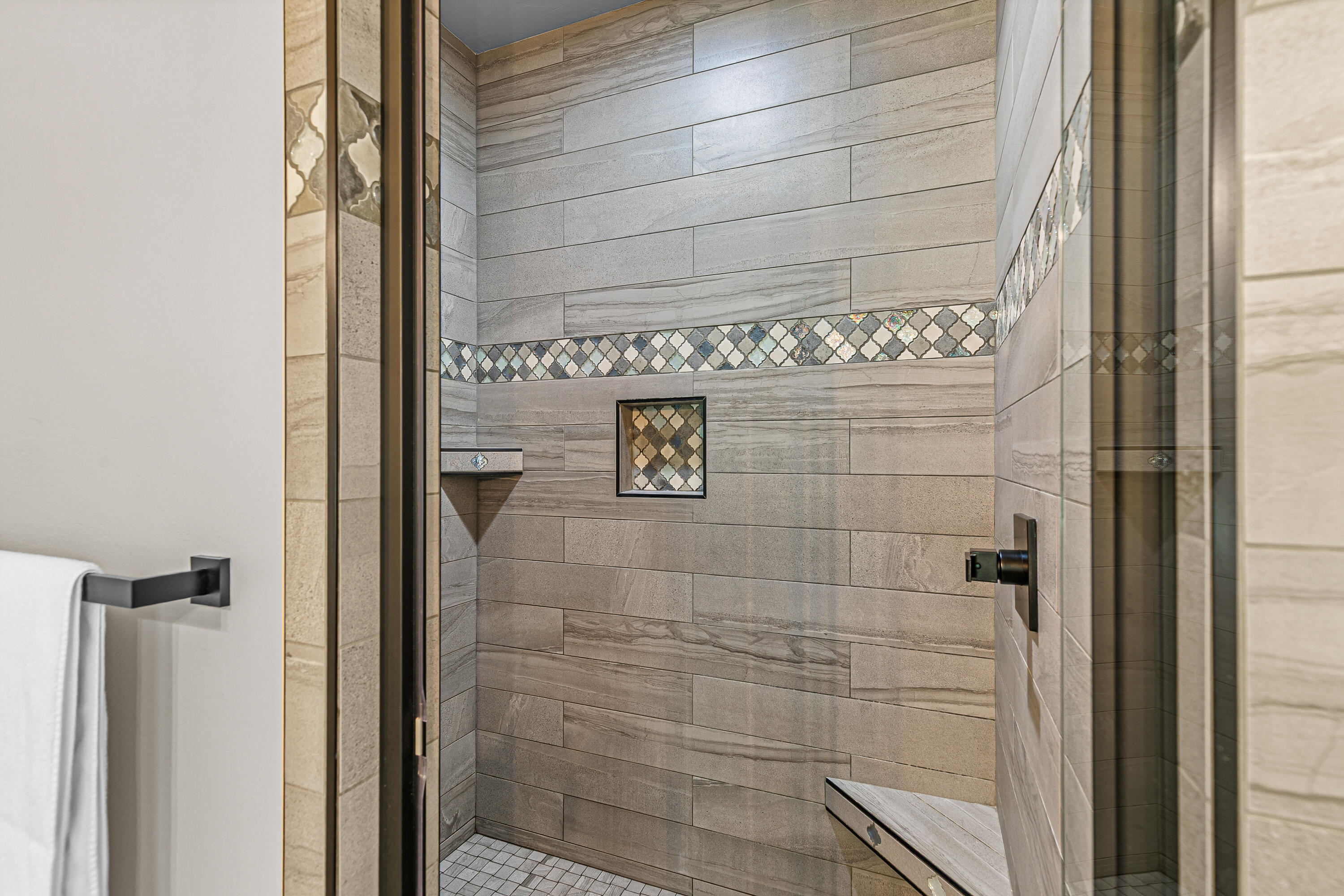 1741 River Run Street Central Point, OR 97502 - Photo 14 of 29 primaryshower
