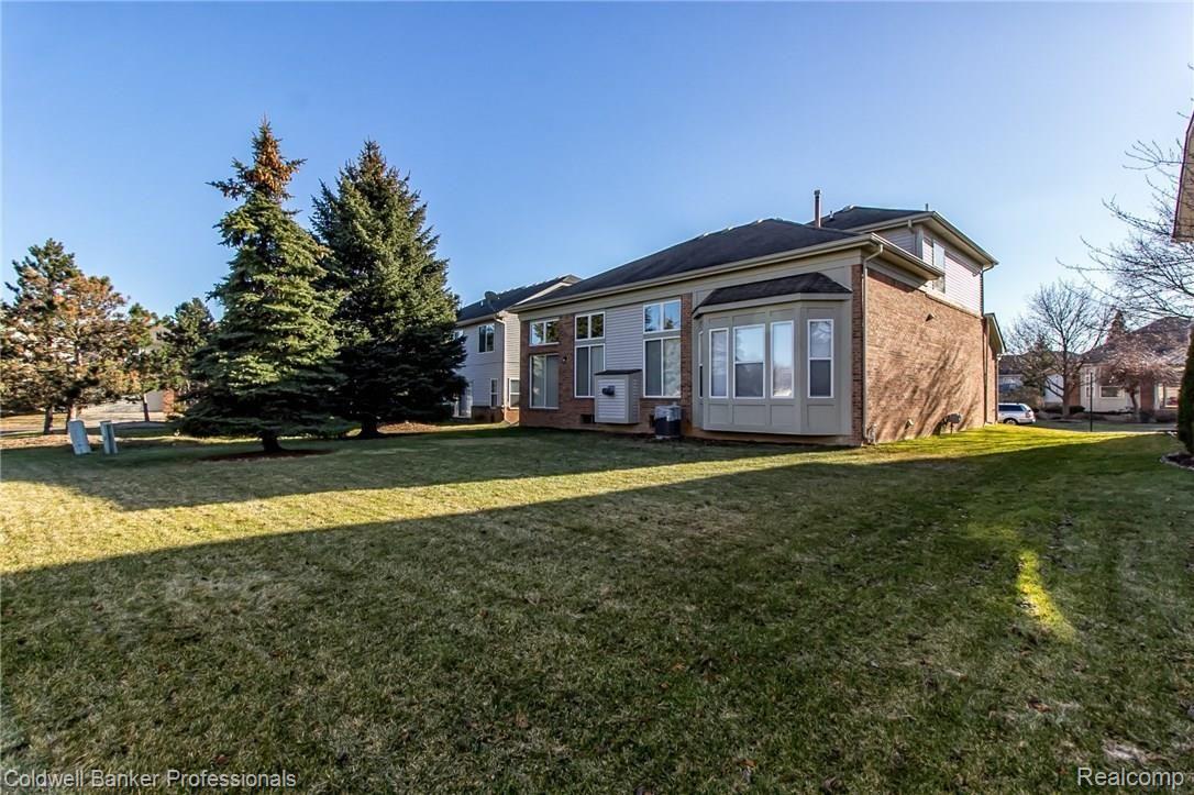 3270 Silverbrook Drive Rochester, MI 48306 - Photo 24 of 26 3270 Silverbrook (Exterior) (5 of 6).jpg